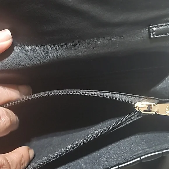 Black quilting center crossbody by Badgley Mischa - Picture 8 of 9